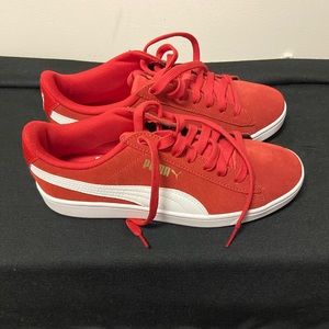 New (no box) Puma sneaker